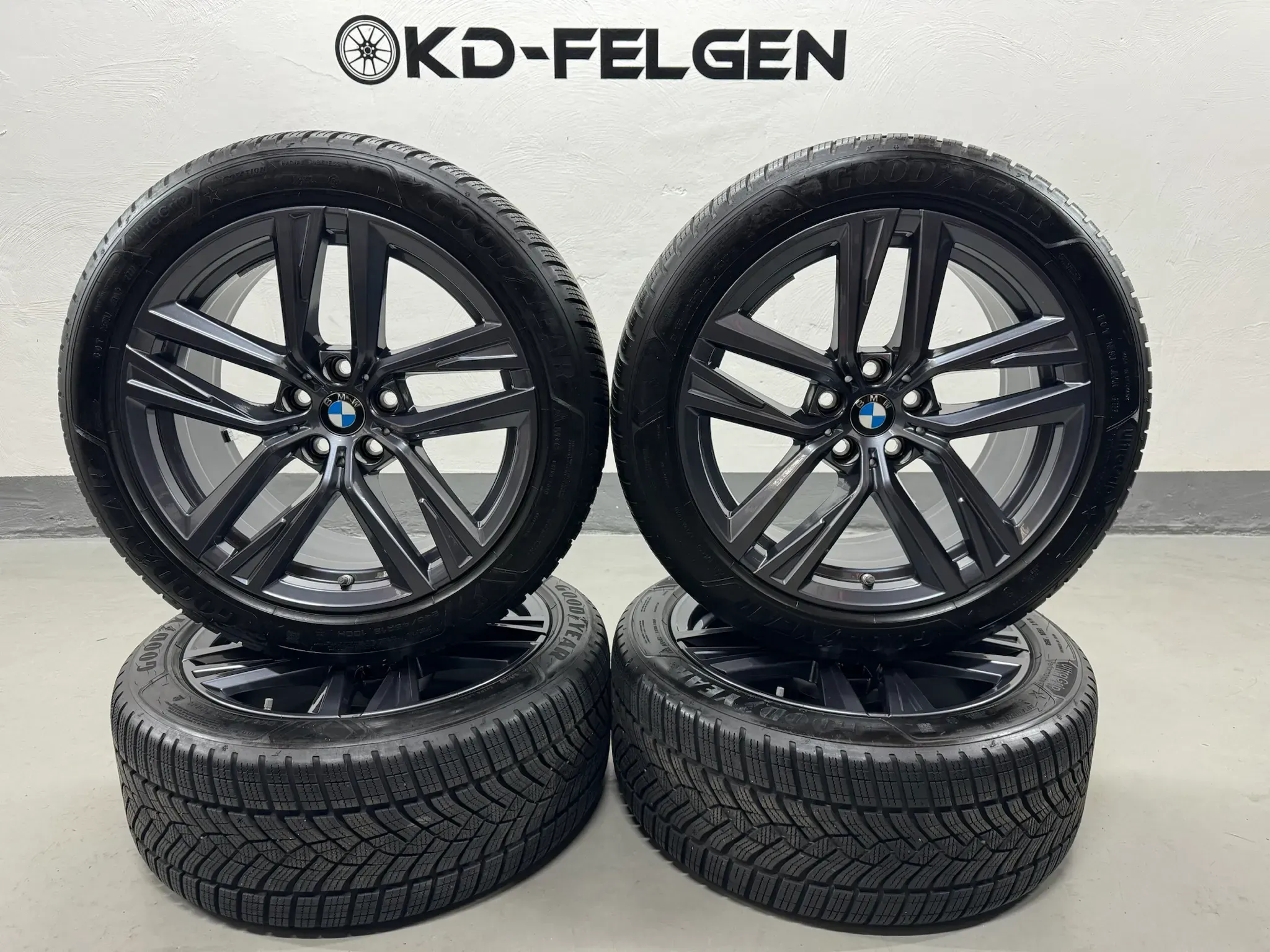 Original BMW Doppelspeiche Styling 853 18 Zoll Winterräder i4 4er G26 Felgen - Bild 1