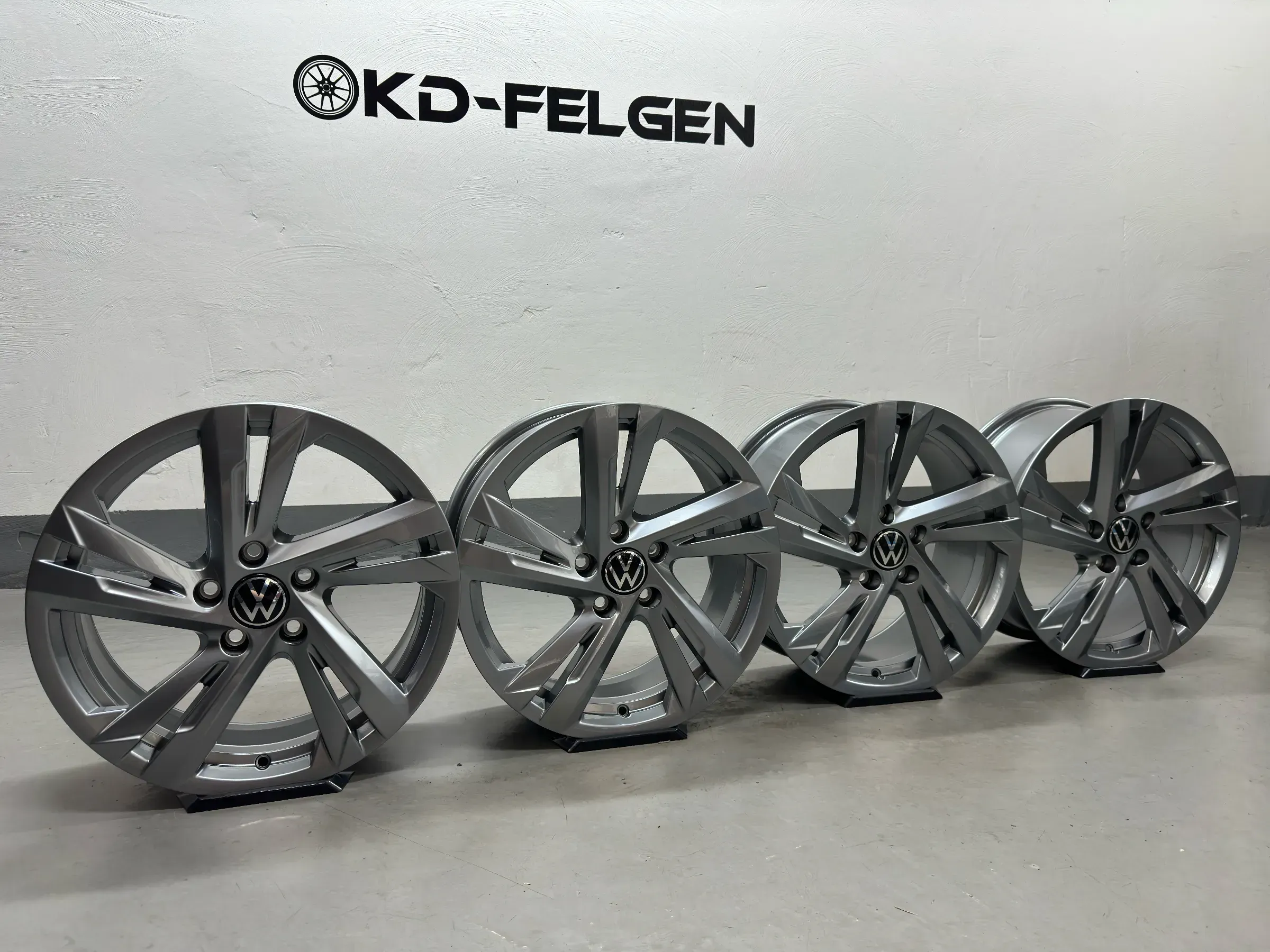 Original VW T-Roc A11 17 Zoll Valencia Alufelgen Felgen 2GA601025AM neu 7Jx17 - Bild 1