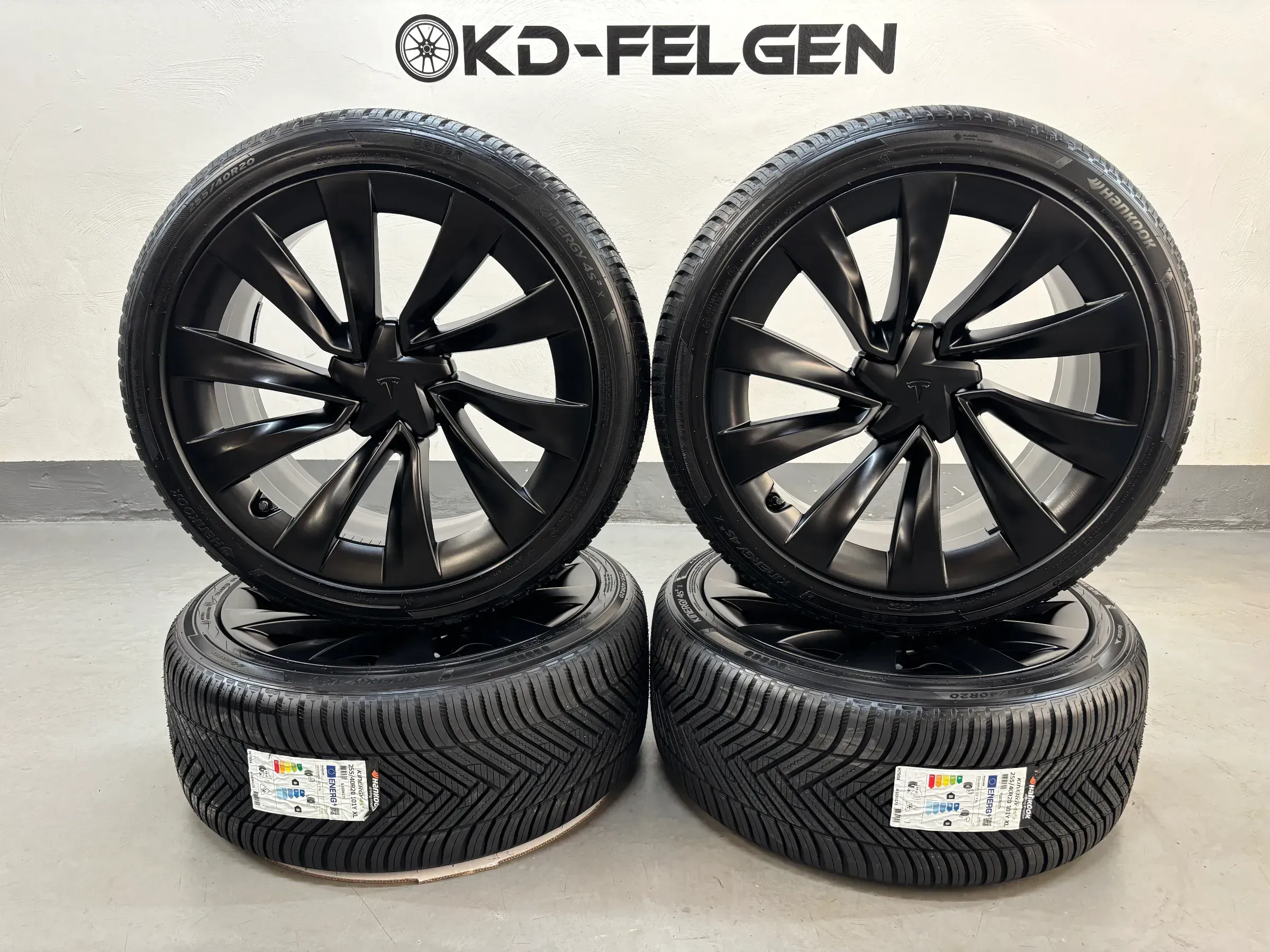 Original Tesla Model Y 20 Zoll Ganzjahresreifen Allwetter Helix 2188222-00-A Juniper - Bild 1