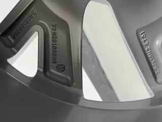 Original VW Golf 8 18 Zoll Bergamo Winterräder GTI GTD GTE VIII 5H0601025AE Felgen - Bild 6