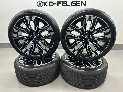 Background image for Original BMW X3 G45 7er i7 G70 M910i 21 Zoll Sommerräder Aerodynamik 910i Felgen
