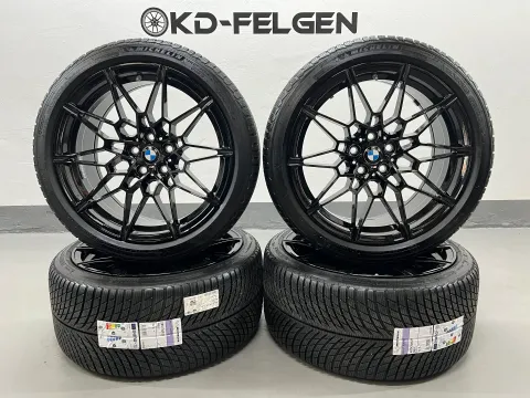 Background image for Original BMW M826 19/20 Zoll Winterräder M2 G87 M3 G80 G81 M4 G82 826M Alufelgen