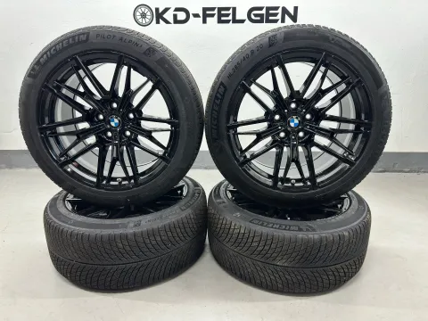 Background image for Original BMW M5 G90 G99 20 Zoll M Doppelspeiche 951 Winterräder M951 Felgen