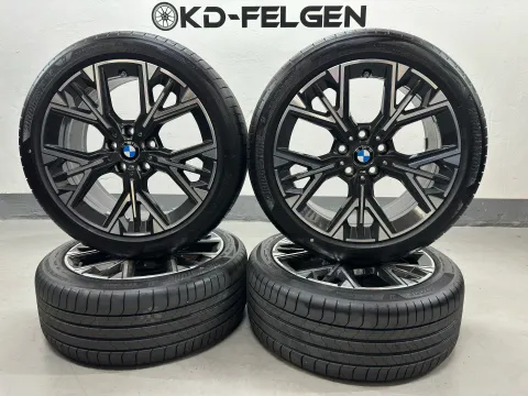 Background image for Original BMW 1er F70 2er F74 Styling M Y-Speiche 975 18 Zoll Sommerräder Felgen