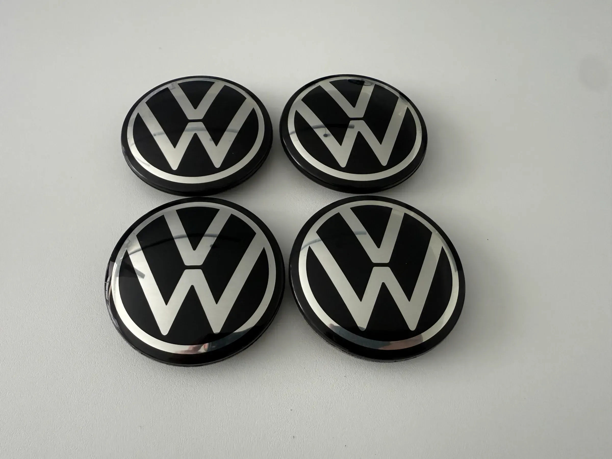 4x Original VW Nabendeckel Felgendeckel 5H0601171 schwarz Nabenkappen Radkappe - Bild 1